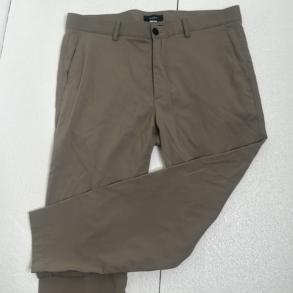 Theory men beige pants size 33 - Picture 4 of 10